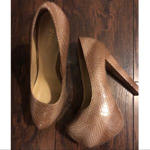 Women’s Platform Heels 7.5
